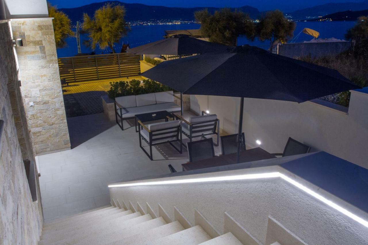 Luxury Poolside Villa Slatine Exterior foto