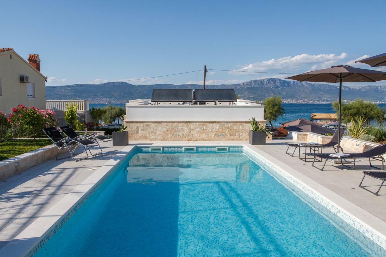 Luxury Poolside Villa Slatine Exterior foto